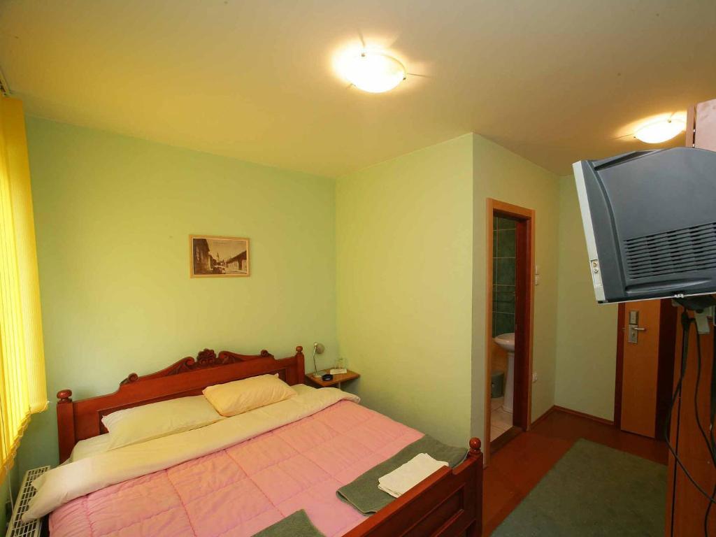 Villa Belilo 69 Sremski Karlovci Bilik gambar
